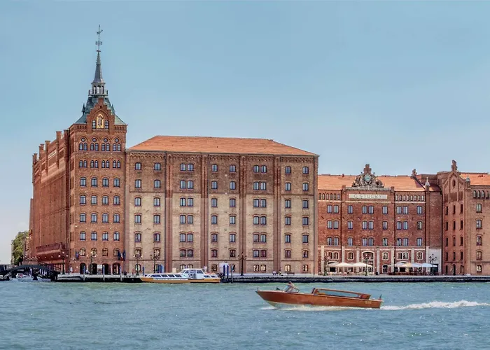 Self Catering: Hilton Molino Stucky Venice