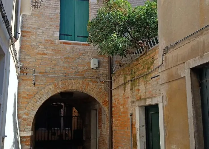 San Barnaba Artist'S District House